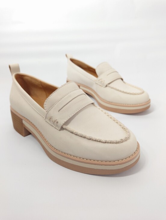 Crown Vintage Shoes - Crown Vintage Ivory Leather Penny Loafers Block Heel Size 9.5M